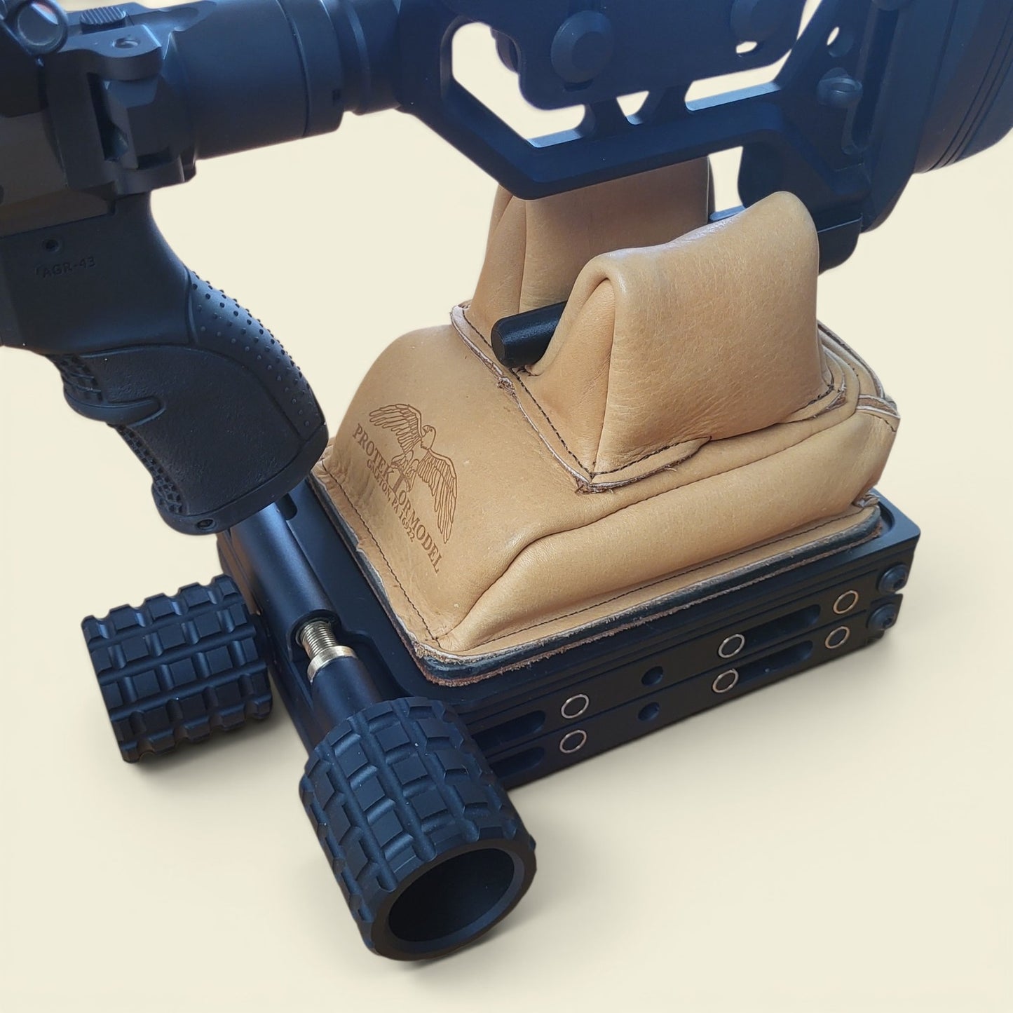 Bears Justierbarer Lifter mit Seitenverstellung und Rearbag B-Ware